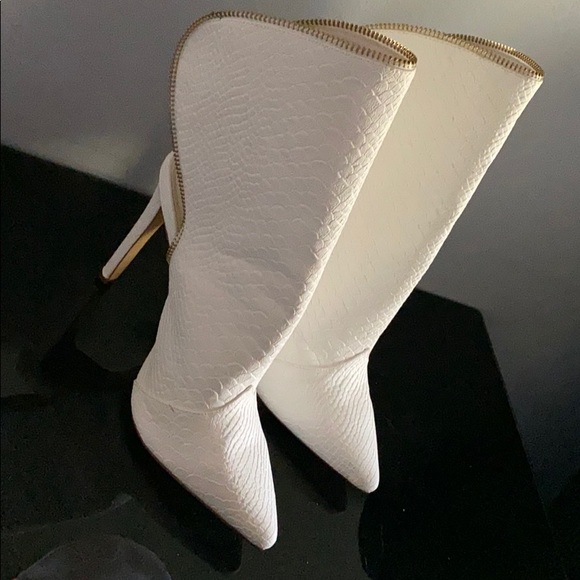 White heels - Picture 2 of 4